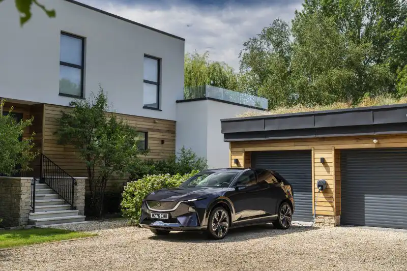 All-new Mazda CX-6e side exterior