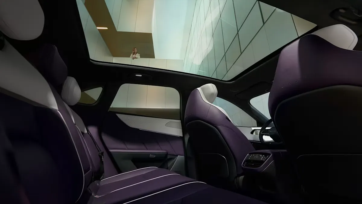 INTERIOR HIGHLIGHTS